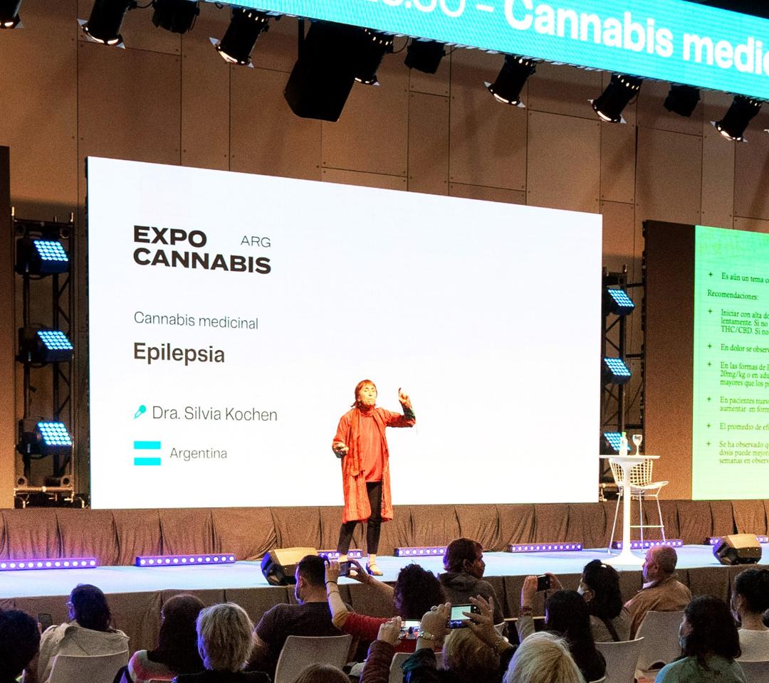 Conferencia sobre cannabis medicinal en Expo Cannabis con especialistas nacionales e internacionales